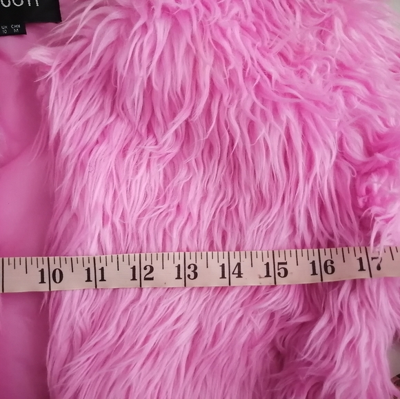 Faux fur crop coat (Toronto) - Picture 4 of 6